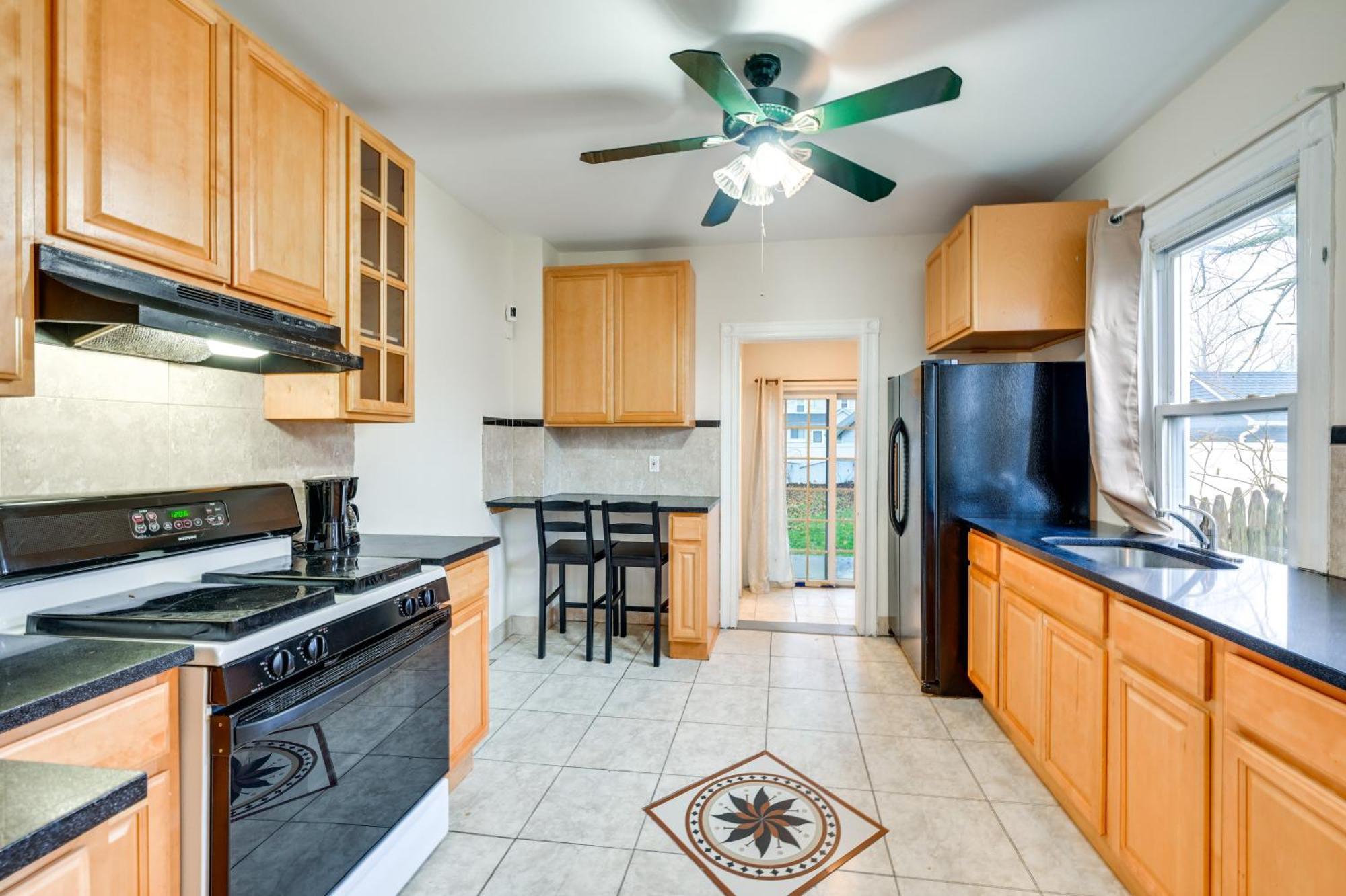 Charming Long Island Home With Fenced Yard! Freeport Dış mekan fotoğraf